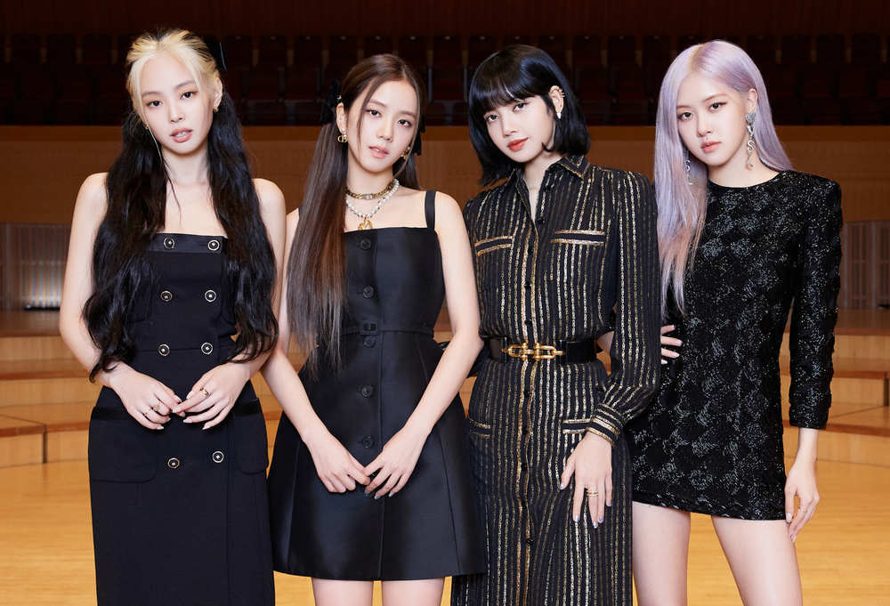 Group BLACKPINK (Lisa, JiSoo, Jenny Kim, Rosé) made a comeback.BLACKPINK held a global press conference commemorating its comeback at 2 pm Seoul on June 26.BLACKPINK conducted the event online to prevent the spread of COVID-19.BLACKPINK released its comeback testimony, new song preparation process, and activity plan at the event, adding to the expectation of global music fans.BLACKPINK will release its pre-release title How You Like That (How You Like That) at 6 p.m. on its one-note site at home and abroad.How You Like That is a song that shows the reversal of the vocals that are rising due to the change of emotions and the explosive drop part of How You Like That.Teddy wrote and composed.