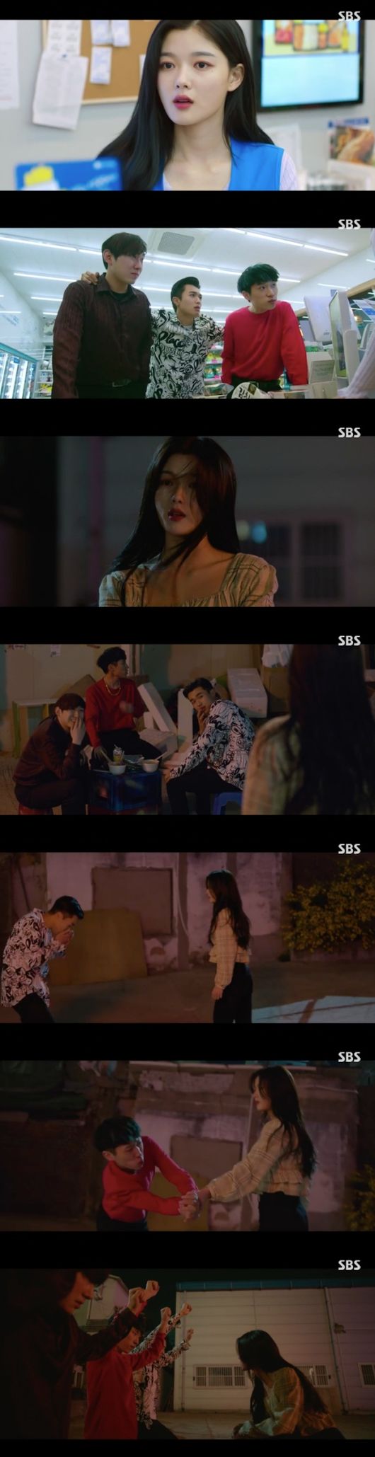 Kim Yoo-jung completely overpowered Bullies them in Convenience store morning star.In the third episode of SBS gilt drama Convenience Store Morning Star broadcasted on the 26th, there was a 24-hour unpredictable comic romance in which Choi Dae-heon (Ji Chang-wook) and Kim Yoo-jungs 4-dimensional part-time student and Hunnam manager unfolded the Convenience store on stage.On this day, Jung Sang-sung woke up with the bullies customers who dreamed of dancing and kissing with manager Choi Dae-heon.Bullies them harassed the star and left the money on the counter to be angry.Bullies they found the Convenience store the next day, looking for time with a star.The bully trio committed atrocities when one of the other members blocked the counter while stealing Convenience store items.Eventually, the star left the store to Friend Golden Bee (the calligrapher) for a while and chased Bullies them, who was eating stolen food from the Convenience store.I stole it openly? said Jeong Sae-byeol, who overpowered Bullies them at once.He made the bullies get down on their knees and said, Dont throw money when you buy things at the Convenience store. Do you want me to throw things at you?Thats the manners, he taught garrulously.However, Han Dal-sik (Mun Moon-seok) witnessed the scene.He tried to expose the scene where the star overpowered Bullies them to Friend Choi Dae-heon and said, I am very blind.I almost smell it in the evening because it is almost haitai. SBS is provided.