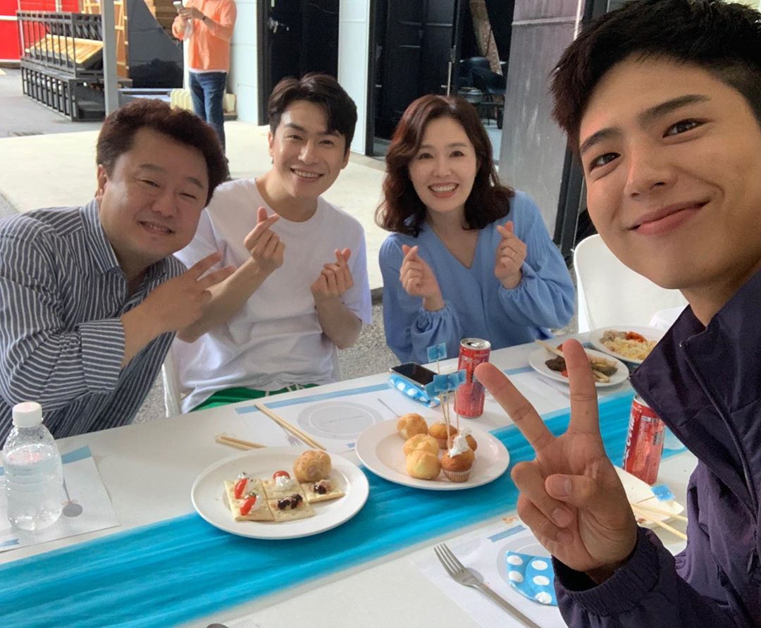 Actor Ha Hee-ra has revealed the scene of filming Youth RecordOn the 25th, Ha Hee-ra posted several photos on his Instagram.Ha Hee-ra in the photo is playing finger heart and V with Park Bo-gum, Park Soo-young and Lee Jae-won.In particular, Park Bo-gums bright Smile, which is ahead of the military service, attracts attention.Ha Hee-ra and Actors warm-hearted chemistry, which are filming TVN Youth Record together, raise questions.With the photo, Ha Hee-ra said, Thanks to you, I had a delicious and wonderful meal with a lot of sincerity and love. Thank you very much.This was impressed by the lunchbox sent by Park Bo-gums fans to the filming site of the Youth Record.On the other hand, Youth Record depicts the growth record of youths who try to achieve their dreams and love without despairing on the wall of reality.Park Bo-gum, Park So-dam, Byun Woo-suk, Ha Hee-ra, and Shin Ae-ra appear; in particular, Ha Hee-ra plays Park Bo-gums mother Han Ae-sook.Photo = Ha Hee-ra Instagram