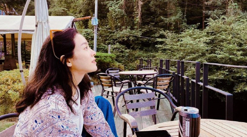 On the 29th, Han Ji-min released a photo on his instagram with an article entitled Sky was pretty, be careful during the rainy season and have a strong week.Han Ji-min in the open photo is sitting in an outdoor outdoor seat in a green forest and staring at Sky in a printing blouse.Especially, she was beautiful without makeup.The fans responded, My sister is more beautiful, and I have a strong and pleasant week.Meanwhile, Han Ji-min recently finished filming Nam Joo-hyuk and the remake of the Japanese film Leonardo Jardim, Tigers and Fishes, Leonardo Jardim (director Kim Jong-kwan).In the second half of the year, he will appear in Noh Hee-kyungs new drama Hero (HERE) (Gase), which was cast by Actor Lee Byung-hun, Shin Min-ah and Nam Joo-hyuk.Hear tells the story of NGOs, an international non-profit private organization