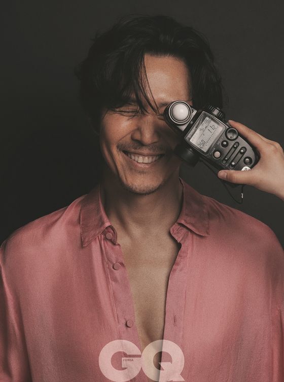 Actor Lee Jung-jae, in itself, is also unique.Lee Jung-jae, who played Ray in the movie Get From Bad to Bad which is about to be released in Summer, released a new picture on the 29th through fashion magazine GQ Korea (GQ KOREA).Lee Jung-jae in the picture emits an intense aura in which softness and charisma coexist from simple shirts that are naturally released to colorful patterns and color point suit fashion.In the interview with the picture, Lee Jung-jae said, I have lived by Acting more than half of my life and I am like life. I always worry about whether I really worked hard.I keep checking and worrying about whether I have done well faithfully, and if there is a regret, I feel that I should work harder in the next work.It may not be the right answer, but if you work hard one by one, you can do a little longer in the actor life. Hard-boiled pursuit action Lets save from evil through the unprecedented visuals and realistic action act that was not seen before, the master of transformation Lee Jung-jae, who is about to meet with the audience.Lee Jung-jaes picture and interview can be found in the July issue of Jikyu Korea.