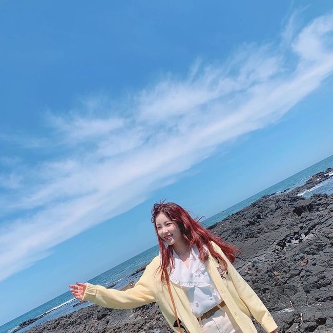 Singer and Actor Jun Hyoseong showed off her glowing beautiful looks on Jeju IslandJun Hyoseong posted several photos on his instagram on June 29 with an article entitled How did you meet Jeju Island.The released photos included the images of Jun Hyoseong, who visited Jeju Island for the filming of FashionN and Wirike How to Face It.Jun Hyoseong showed off her refreshing charm with a cute look set in the Jeju Island blue sea.The netizens responded, It is a goddess and How is it always lovely?Lee Ha-na