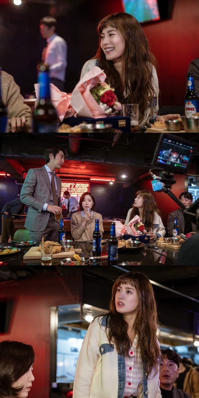 Chu Shi Biao Nana gets fired from Alcoholic drink spotOn July 1, KBS 2TVs new tree Drama, Chu Shi Biao (playplayed by Moon Hyun-kyung/directed by Hwang Seung-ki, Choi Yeon-soo/hereinafter referred to as Chu Shi Biao) will be broadcast for the first time.The delightful and refreshing drama Chu Shi Biao is expected to give a cool smile to viewers in July 2020.Nana (played by Gusera), the main character of Chu Shi Biao, is a 29-year-old job-seeker who has no dirt spoon on his old mother and low spec, but has a personality that he must say.As we are in reality, irrational things are poured into Nana in Drama. But Nana does not sit down and be frustrated.She is expected to shake off her bright energy and positive power and stand up and give a pleasant smile to viewers.Meanwhile, on June 29, the production team of Chu Shi Biao will unveil the absurd trial scene that Nana has visited since the first time, and focus attention.Nana in the photo is sitting with people in what appears to be an Alcoholic drink scene.Theres a pretty bouquet beside her, and shes smiling, too, as if shes happy. But for a moment, shes happy.In the next photo, Nana cant hide her surprise at the mans words, and the look on her face has hardened in a momentary, cheap atmosphere.Eventually, in the last picture, you can see that Nana jumped up with an unfair expression.The photo captures a scene once Chu Shi Biao broadcasted on July 1.According to the production crew, Nana in the scene is notified of forced dismissal by the company at the Alcoholic drink.I wonder how Nana will react to the ridiculous dismissal notice during the happy and joyful Alcoholic drink, and what choice she will make afterwards.hwang hye-jin