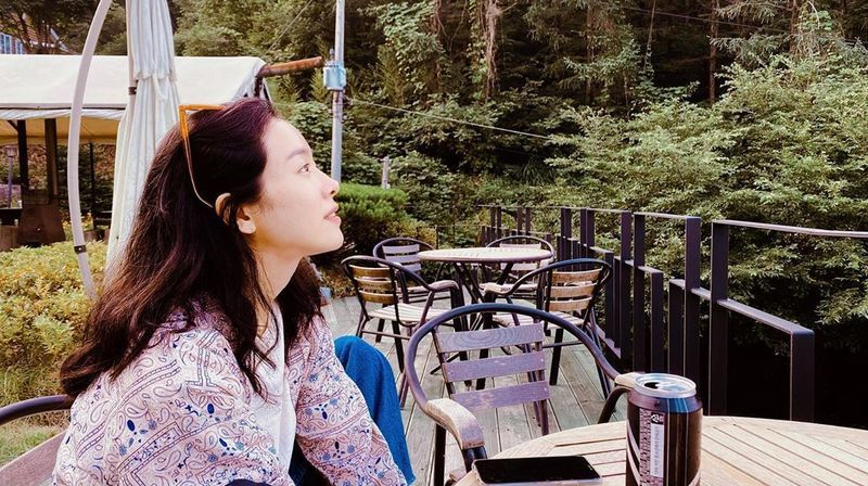 Actor Han Ji-min has revealed his latest situation.Han Ji-min posted a picture of himself on his personal SNS on June 29.Han Ji-min in the photo boasts a Doll-like sideline surrounded by trees.Han Ji-min, along with the photo, communicated with fans by adding: The day the sky was pretty; be careful of The rain season, have a strong week.