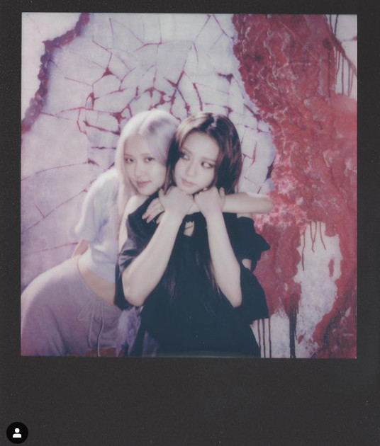 Group BLACKPINK JiSoo has released a warm two-shot with Rosé.JiSoo released several photos on his 29th day with an article entitled HYLT. Chang is my gum cart.In the photo, Rosé is making a cute look with JiSoos shoulder wrapped around the back.Even though it is a blurry picture, JiSoo and Rosés dolllike features and slender body focus attention.The fans who encountered the photos responded hotly, saying, I love you JiSoo, I like to see you two, I am so beautiful, and I am pretty next to a pretty girl.Meanwhile, group BLACKPINK, which includes JiSoo and Rosé, once again proved the status of K-pop representative girl group by breaking the 100 million YouTube views in the shortest time in 32 hours after releasing the new song How You Like That at 6 pm on the 26th.BLACKPINK showed its first comeback stage at the United States of America NBC sign program The Tonight Show Starring Jimmy Fallon on the day (local time), and stood in front of domestic fans on SBS Popular Song on the 28th.Photo JiSoo SNS
