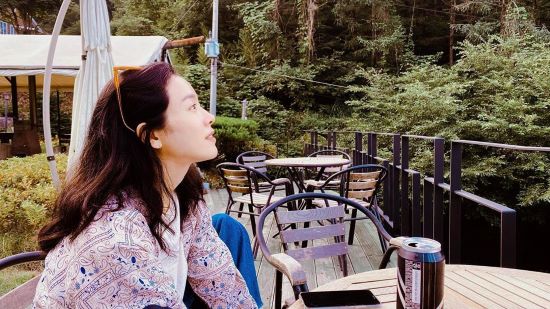 Actor Han Ji-min boasted beautiful beauty.On the 29th, Han Ji-min posted a picture and a picture of Be careful in the rainy season on the day when the Sky was beautiful and have a strong week through his instagram .Han Ji-min in the open photo is spending a relaxing time on the outdoor terrace. His flawless skin and sculpture-like side are captivating his eyes.Han Ji-min appeared in MBC Drama Spring Night last year.Photo: Han Ji-min Instagram  