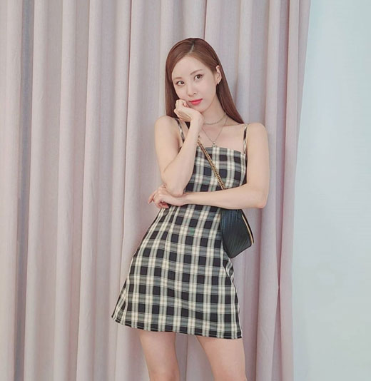 Seohyun from Girls Generation of Girls group showed off her superior figure.On the 30th, Seohyun posted a number of photos on his personal Instagram with an article entitled Thank you, I love you, I will give you happiness.In the open photo, Seohyun is posing proudly in a check dress that shows a slender figure. Especially, the goddess beauty and the extraordinary ratio attract Eye-catching.The netizens who watched this showed various reactions such as Kissing You Oh My Love, Ji Hyun-ah is so beautiful and Goddess appears.Especially when Taeyeon left a comment saying Knife , he pulled Eye-catching, and Seohyun said, It was a weapon when it was staged. Was it scary?, I remember saying that I could not go a little, he replied.Meanwhile, Seohyun will appear in the JTBC drama Private Life, a comprehensive channel scheduled to air this year.