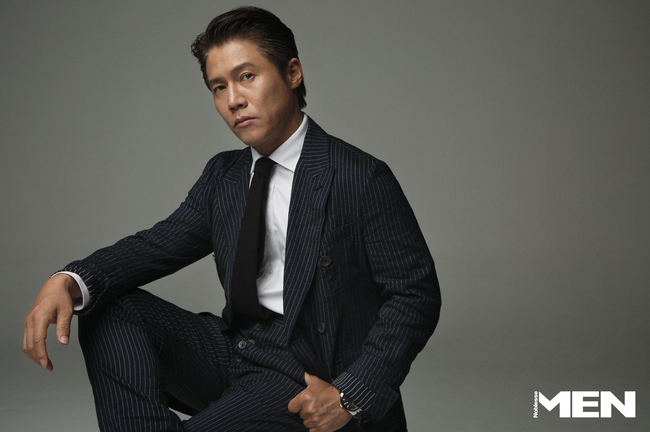 An Actor Park Ho-san pictorial has been released.On June 30, the mens magazine Noblesse MEN released a picture of Park Ho-san, who plays Kienu, a mysterious figure with unusual insights about Love, in MBCs drama Want to eat with you for dinner.In the public picture, Park Ho-san has a deep charisma and sexy that is completely different from the Drama character.He showed an atmosphere of intense force from deep eyes as if he was indifferent, and boasted the aspect of an Actor.Park Ho-san not only showed trendy middle-aged beauty by adding a neat hairstyle with a forehead and a striped suit with a cotton tie, but also emanated Park Ho-sans unique aura, using a mirror to express the colorful inner side of Actor.The July and August issue of Noblesse MEN focused on Park Ho-sans Actor Life. Park Ho-san said, College is the home of my life.The stage is meant to be until it dies, because it is my source and source. He expressed his affection for the stage that made Actor walk.I see a lot of seniors, juniors, and newcomers acting these days, and there may be an essential prototype, but eventually I have to be aware of trends.In particular, Drama is more. We can get a glimpse of Park Ho-sans passion for constantly changing.Park Su-in