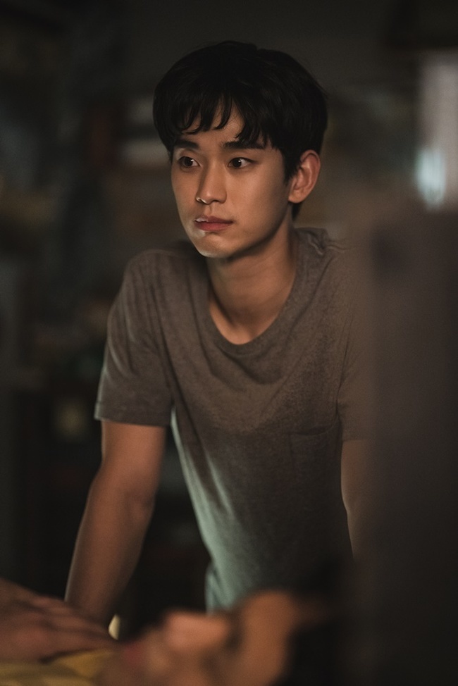 Kim Soo-hyun and Seo Ye-jis shooting scene behind-the-scenes cut are catching the eye.The TVN Saturday drama Psycho is OK (directed by Park Shin-woo, Cho Yong-hwa/Project Studio Dragon/Produced Story TV, Gold Medalist) which captures viewers weekend nights with unrivaled production and messages that penetrate the hearts every week, and actors hot performances, and the warm shooting scene of Kim Soo-hyun (played by Moon Kang-tae) and Seo Ye-ji (played by Ko Mun-young) He made a public appearance.Kim Soo-hyun and Seo Ye-ji meet with Moon Gang-tae, a spiritual ward protector who refuses love in the play, and a fairy tale writer Ko Mun-young who does not know love, and is pounding viewers hearts with a romance chemistry that causes heartbeat from unpredictable tit-for-tat chemi.On June 28, the story of two people who faced their own wounds and deficiency and saw each others real appearance began to be drawn, and the pink romance air of Kim Soo-hyun and Seo Ye-ji began to fall.Kim Soo-hyun and Seo Ye-jis shooting scene behind-the-scenes cut, which has been unveiled amid growing excitement, is stimulating the drama fans curiosity about the twos 1-inch outside Camera.In the public photos, Kim Soo-hyuns passion, which focuses on the character of Moon Gang-tae even if Camera is turned off, is contained.It is the back door that not only communicates with the staff constantly, but also revitalizes with extraordinary enthusiasm, such as immersing myself in the fear of Camera.In the meantime, Seo Ye-ji is showing a reversal charm at a temperature 180 degrees different from the cold and cold character of the play.Especially, in the bright smile and the script that causes the heartbeat, she can get a glimpse of her affection for the work and the atmosphere of the scene.