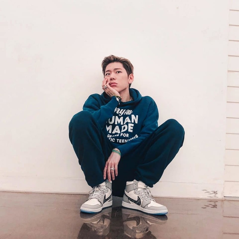 Singer Zico showed off his handsome visuals.Zico posted a photo on his Instagram   account on June 30.The photo shows Zico in a hoodie shirt, who squats with a pointed expression, Zicos chic aura and handsome visuals catching his eye.The fans who responded to the photos responded It is so handsome, It is really cool and It looks like a picture.delay stock