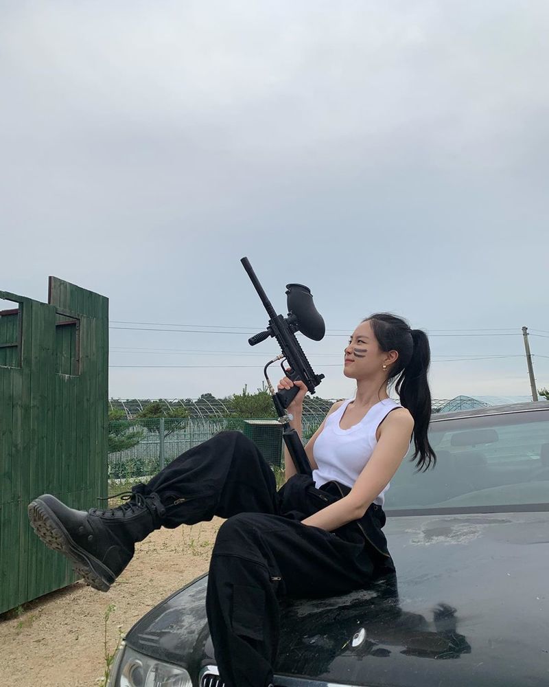 Actor and group Apink member Son Na-eun boasted a sexy charm.Son Na-eun posted several photos on his personal Instagram on June 30.In the photo, Son Na-eun poses with a gun in a sleeveless suit, showing off her sexy charm, including a cute frown and a dignified pose on top of the car.Especially, the long legs and the body without a thin body focused attention.park jung-min