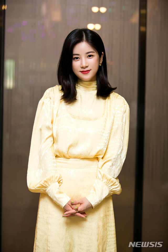 에이라운드그룹 이미지