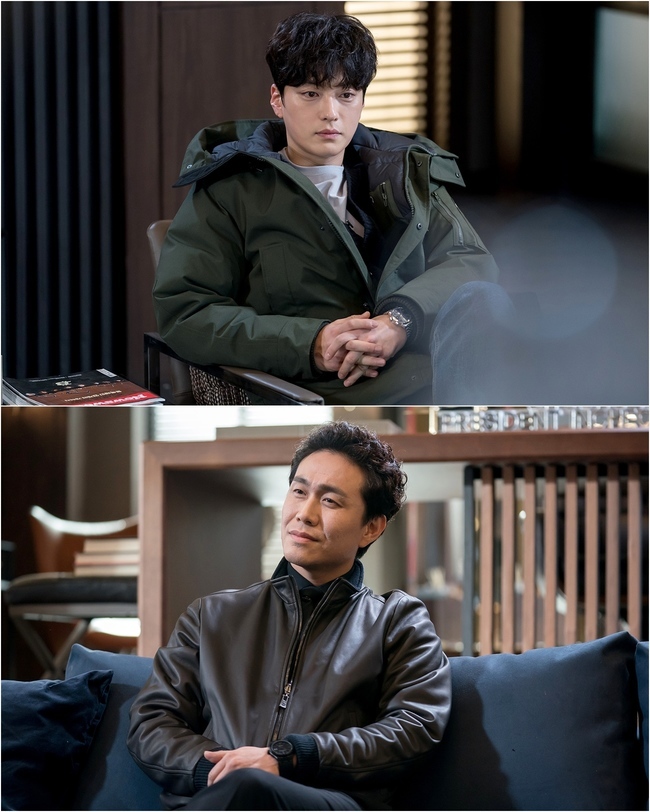 Jang Seung-jo and Oh Jung-se face each other in a cold-winded cousin relationship.The still cut, released by JTBCs new drama The Good Detective (playplayplay by Choi Jin-won/director Cho Nam-guk), shows the unusual air currents of his cousin, Detective Oh Ji-hyuk (Jang Seung-jo), and Oh Jung-se, CEO of the Inchon First Trust.Because of the cool tension that I feel only by the image, two people who do not seem like ordinary cousins and younger brothers, what secrets are hidden?Maryland Department of Labor, from Licensing and R, Seoul Gwangsu Universitys first grade, and the enormous property inherited by his uncle.It is a keyword that explains luxury elite Detective Oh Ji-hyuk.However, Maryland Department of Labor, Licensing and R went to college for free, and it became a detective because of its constitution.In fact, he had a dark past: his father was murdered in the hands of a criminal, and his mother was depressed and committed suicide.At one point orphaned, he entered his uncles house, which was the biggest rejection of Incheon, and spent a shady adolescence with his cousin, Oh Jong Tae.For Oh Jong-tae, who regards property as his value, Oh Ji-hyeok was a trivial being from birth. Only one father was born and bowed his head.But was it because his father liked Oh Ji-hyeoks brilliance and coolness? Every time he met him, his pride was hurt and his mood was dirty.It is absolutely unacceptable that he inherited his fathers legacy and became a few billion people in a moment.In addition, it is also annoying to be a Detective and to dig into events that are intertwined with him.The uncomfortable feeling felt in the steel cut is also due to the relationship between these two people, Oh Ji-hyuk, who seems relaxed without any agitation, and Oh Jung-se, who does not reveal his troublesome nerves.I wonder what conversations the two people are having. Please pay attention to the relationship between the two people, which will become even more breathtaking.It is because Oh Ji-hyuks cold and strong side, which is not shaken at all, is an interesting point in front of Oh Jong-tae, who is represented by the vested interests of this society, he said.