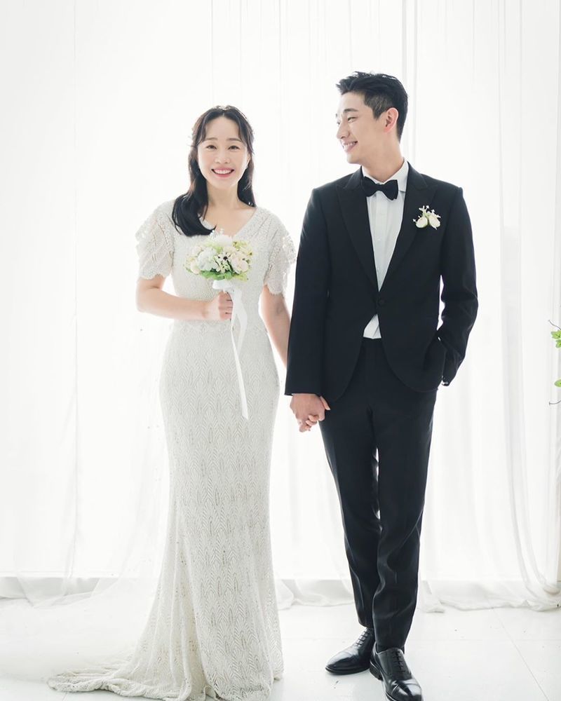 Uhm Ji-won X Yoon Park ' Postpartum care centers ' wedding photo spot ...