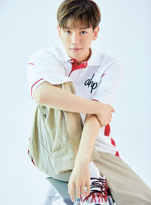 EXO Baekhyun (a member of SM Entertainment) set up a gold tower that also included Solo albums on Million Seller following the group.Baekhyun recorded a total of 1,018,746 copies (as of June 30) of the second Mini album Delight released on May 25, and achieved a record sales of more than 1 million copies in a month. The Solo Singer album exceeded 1 million copies in 19 years since Kim Gun-mos 7th album released in 2001. Once again confirms the power of one-top Solo Baekhyun.In addition, Baekhyun as a group, EXOs first album in 2013 became a Million Seller in 12 years of the music industry, reopening the one million albums era, as well as the Queen Terple Million Seller, exceeding the 1 million albums of five consecutive albums from the 1st to the 5th album. Ha gushed out.In particular, the group and the Solo album in the Korean pop music industry both became Million Seller, which is the second record since the Solo album released in 1998 and 2000 as a solo album, which exceeded 1 million album sales volume.In addition, this album has won the top spot on various music charts by establishing the highest sales of Solo albums in the Gaon charts, followed by the iTunes top album charts, the United World charts, the China QQ music and cougar music digital album sales charts, and the QQ music Korea singers first triple platinum album this year. It proved the global popularity of hyun.SM Entertainment