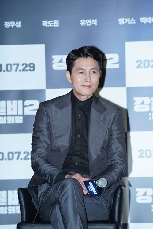 Actor Jung Woo-sung revealed the troubles he had while deciding to star in the film Steel Rain2: Summit.Jung Woo-sung, who attended the production report held online on the morning of the 2nd, said, The setting itself was new and interesting about the reason why he decided to appear in the movie after the first episode.Jung Woo-sung wrote, Steel Rain is fantasy.If the two characters were the story of creating the hope of Korean Peninsula, this is a work that gives a bigger question to the audience by looking at the Korean Peninsula in the international situation more calmly. Jung Woo-sung, who was divided into the President of the Republic of Korea who is struggling for the peace of Korean Peninsula, said, It took time to decide to appear because of the weight of the president. I thought, Why do you keep me on test?I was in a difficult situation how to approach it. While filming, he added, I thought about the politicians mission and imagined how the character prepared the Summit.Steel Rain2: Summit is a film depicting the crisis just before the war that takes place after the three leaders were kidnapped by North Koreas nuclear submarine in a coup détat between South and North Korea and the US Summit.It is another sequel to Steel Rain, released in 2017, which deals with the immediate inter-Korean relations.The movie will be released on the 29th.