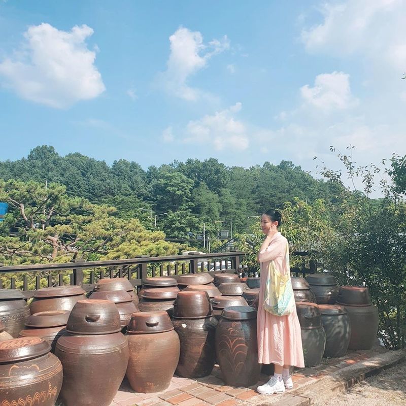 Actor Oh Yeon-seo flaunted her fresh lookOh Yeon-seo posted a picture on his Instagram on July 2 with an article called Dehet.The picture shows Oh Yeon-seo, who has her hair divided into two halves and tied up, with her fingers poking her cheeks and smiling brightly at the camera.Oh Yeon-seos relentless look and fresh beautiful looks catch the eye.The fans who responded to the photos responded such as It is so cute, Simkung and It is really beautiful.delay stock