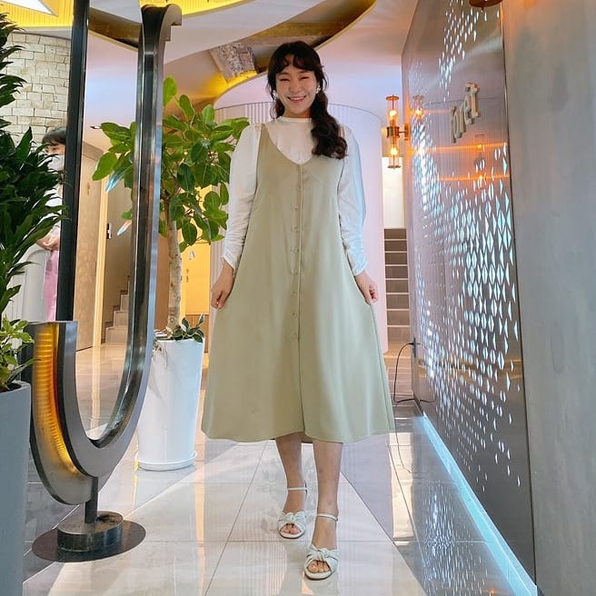 Comedian Jung Ju-Ri has been complaining about the weight.Jung Ju-Ri posted a picture on his Instagram on the 2nd with an article entitled 62kg. Keep getting steamed.The photo showed Jung Ju-Ri, who was away from the three-son parenting for a while, and the thin ankle caught the eye even though he appealed for the weight.Especially Jung Ju-Ri said in May, Four kilograms. 60 kilograms. You lose weight. You eat four of those quail eggs. Oh, hot dogs. A sausage.I would rather eat a bowl of rice. Since then, he has changed his weight to 62kg, but the netizens are encouraging him to be slim enough to admire Jung Ju-Ri beauty.Husband, one year younger, and Jung Ju-Ri, who marriage in 2015, have three sons.=
