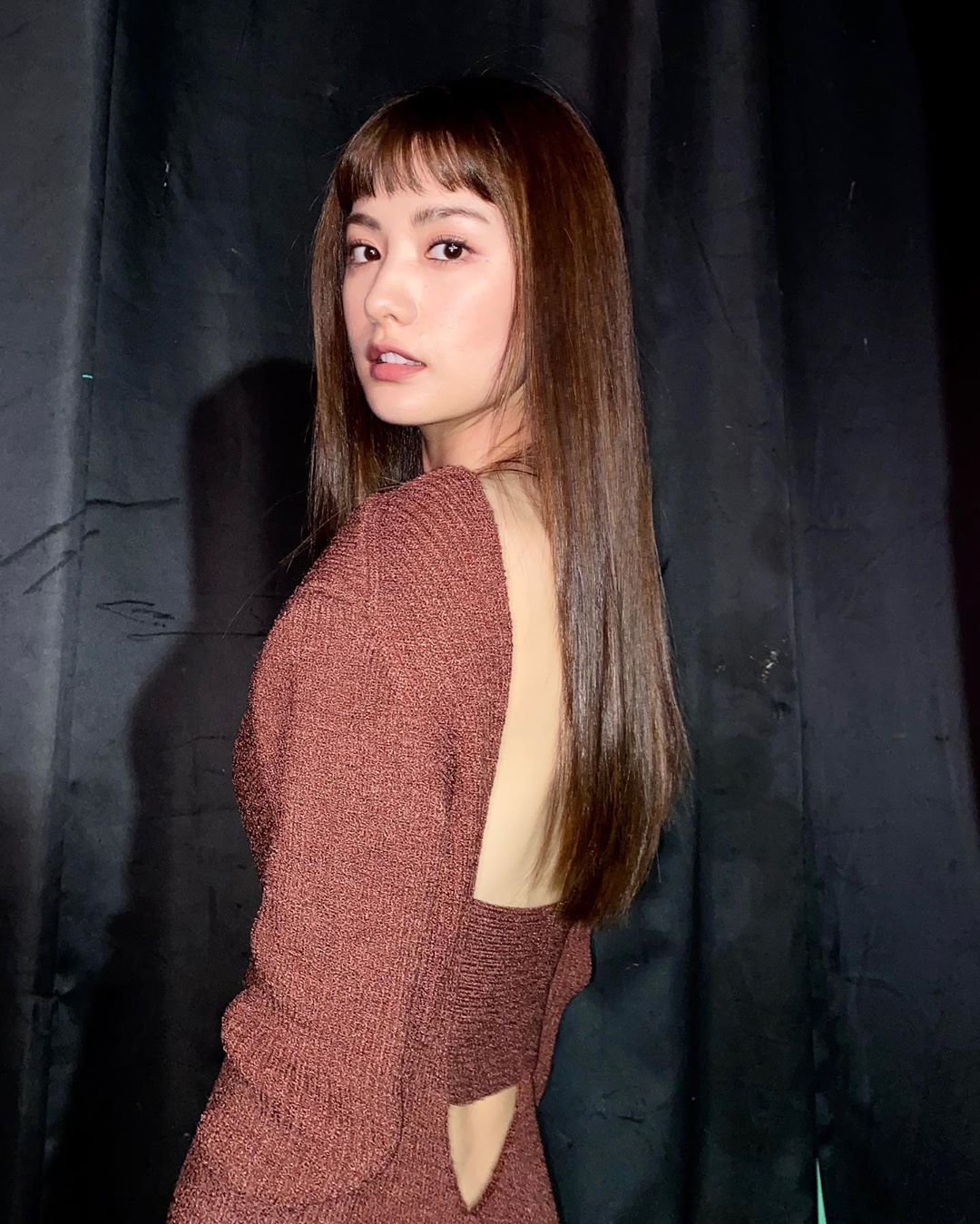 Actor Nana flaunts unrivaled beautiful looksNana posted several photos on her Instagram page on Monday.In the photo, Nana stares at the camera, fully digesting a deeply-finished knit dress, which makes Nanas loveliness stand out.Nana captivated the sights of those who see them with dazzling beautiful looks and various poses.Nana is appearing on KBS 2TV Drama Output Table.Photo: Nana Instagram