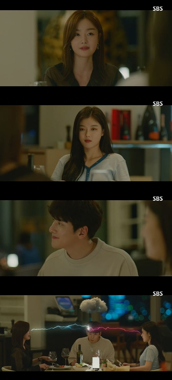 Kim Yoo-jung fell down after seeing Han Sun-hwa and Do Sang-woo.Tak Jae-hoon made a special appearance in the 5th SBS Golden Dragon Convenience Store Morning Star broadcast on the 3rd.Kim Yoo-jung, who became an excellent employee on the day, asked Choi Dae-heon (Ji Chang-wook) to carry the bouquet when he handed it to him.Han Sun-hwa appeared when Choi Dae-heon was carrying a star for only three seconds.Choi Dae-heon, who was embarrassed, quickly put down the star and said it was nothing, but rather, Yoo Yeon-ju told the star to go to eat together.I hope you will work harder for our Daehyun convenience store in the future, said Yoo Yeon-ju, who said, I hope you will do more for the convenience store in Daehyun.When Jeong Sae-byeol said, How do you work harder here? Yoo Yeon-ju said, It was like now.Work or anything, he said, and Yoo Yeon-ju thought it was formidable.I think its Missunderstood in the bathroom of the pub, so I want you to understand it because its not a situation.I said, I do not say Im sorry to the end.Three people who came out of an awkward meal. When Choi Dae-heon received a call related to a convenience store, Yoo Yeon-ju said to speak quietly and let go of his hand.At that time, Cho Seung-joon (Do Sang-woo), who came out after finishing the exercise, came to him, and Yoo Yeon-ju told Choi Dae-heon to go to the convenience store and handle it, and then took Cho Seung-juns car.Choi Dae-heon told the star, Did you see what kind of person our playing is? Lets not do anything to buy our Missunderstood.Choi Dae-heon said, Anyway, do not cross the line, Choi Dae-heon said, I have a lot of fun with a little play.Choi Dae-heon, who went to pick up Yoo Yeon-ju the next day, said: I was just proud of Mr.King; I dont think Mr.King felt like I could count.I will not do anything to buy Missunderstood again. I am really sorry about yesterday. However, Choi Dae-heon was also on the star because of the interview photo.Choi Dae-heon responded that the photos were small on the in-house magazine, but only two photos were edited and released on the Internet.Choi Dae-heon contacted Yoo Yeon-ju, but Yoo Yeon-ju saw the picture first through other staff.Choi Dae-heon ran to find a soft stock during the dinner, and Kang Ji-wook (Kim Min-gyu), who came to see the star, had to come to the company.Choi Dae-soon (Kim Ji-hyun) posted a photo on SNS and it was a disaster. Jung Sae-byeol returned to a convenience store alone.Choi Dae-heon went to the house of Yoo Yeon-ju, but Yoo Yeon-ju was with Cho Seung-jun, who told Cho Seung-jun, I have a favor, but please carry me once.I first upped it. I feel like this, do you? Im up, said Yoo Yeon-ju, who came home, and said, Choi Dae-heon. Why do you keep up?On the other hand, the star fell down with someone.Photo = SBS Broadcasting Screen