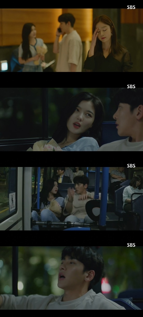 Kim Yoo-jung fell down after seeing Han Sun-hwa and Do Sang-woo.Tak Jae-hoon made a special appearance in the 5th SBS Golden Dragon Convenience Store Morning Star broadcast on the 3rd.Kim Yoo-jung, who became an excellent employee on the day, asked Choi Dae-heon (Ji Chang-wook) to carry the bouquet when he handed it to him.Han Sun-hwa appeared when Choi Dae-heon was carrying a star for only three seconds.Choi Dae-heon, who was embarrassed, quickly put down the star and said it was nothing, but rather, Yoo Yeon-ju told the star to go to eat together.I hope you will work harder for our Daehyun convenience store in the future, said Yoo Yeon-ju, who said, I hope you will do more for the convenience store in Daehyun.When Jeong Sae-byeol said, How do you work harder here? Yoo Yeon-ju said, It was like now.Work or anything, he said, and Yoo Yeon-ju thought it was formidable.I think its Missunderstood in the bathroom of the pub, so I want you to understand it because its not a situation.I said, I do not say Im sorry to the end.Three people who came out of an awkward meal. When Choi Dae-heon received a call related to a convenience store, Yoo Yeon-ju said to speak quietly and let go of his hand.At that time, Cho Seung-joon (Do Sang-woo), who came out after finishing the exercise, came to him, and Yoo Yeon-ju told Choi Dae-heon to go to the convenience store and handle it, and then took Cho Seung-juns car.Choi Dae-heon told the star, Did you see what kind of person our playing is? Lets not do anything to buy our Missunderstood.Choi Dae-heon said, Anyway, do not cross the line, Choi Dae-heon said, I have a lot of fun with a little play.Choi Dae-heon, who went to pick up Yoo Yeon-ju the next day, said: I was just proud of Mr.King; I dont think Mr.King felt like I could count.I will not do anything to buy Missunderstood again. I am really sorry about yesterday. However, Choi Dae-heon was also on the star because of the interview photo.Choi Dae-heon responded that the photos were small on the in-house magazine, but only two photos were edited and released on the Internet.Choi Dae-heon contacted Yoo Yeon-ju, but Yoo Yeon-ju saw the picture first through other staff.Choi Dae-heon ran to find a soft stock during the dinner, and Kang Ji-wook (Kim Min-gyu), who came to see the star, had to come to the company.Choi Dae-soon (Kim Ji-hyun) posted a photo on SNS and it was a disaster. Jung Sae-byeol returned to a convenience store alone.Choi Dae-heon went to the house of Yoo Yeon-ju, but Yoo Yeon-ju was with Cho Seung-jun, who told Cho Seung-jun, I have a favor, but please carry me once.I first upped it. I feel like this, do you? Im up, said Yoo Yeon-ju, who came home, and said, Choi Dae-heon. Why do you keep up?On the other hand, the star fell down with someone.Photo = SBS Broadcasting Screen