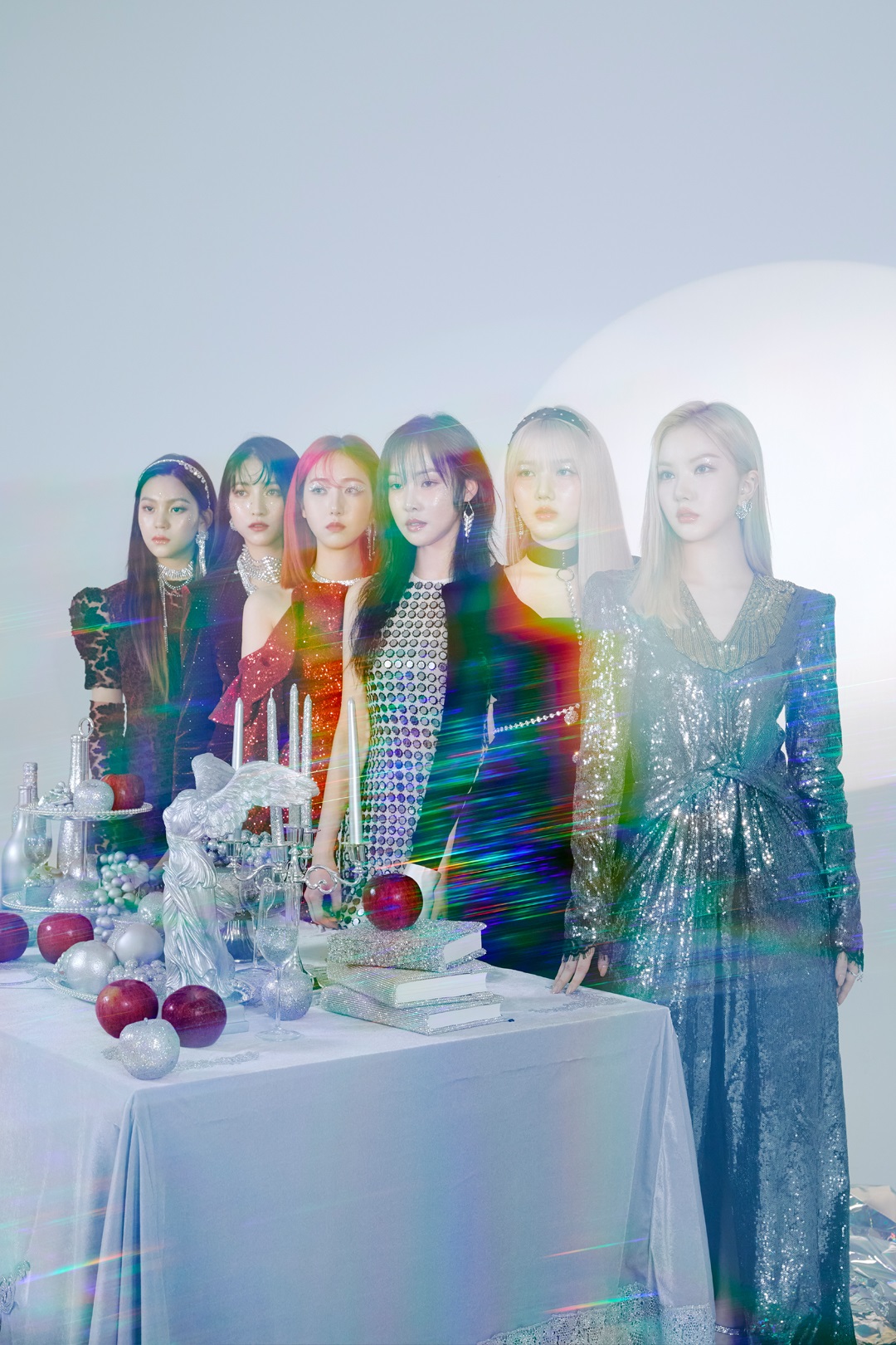 Group GFriend has released all the concept photos of the new album and finished the comeback pre-heat.GFriend presented the Apple version concept photo of the new Mini album : Song of the Sirens on the official SNS channel on the 4th.The photo shows the glamorous costumes, makeup, fascinating eyes and facial expressions of GFriend, creating an ecstatic atmosphere.The reflected light and lighting are added to it, giving it a dreamy and mysterious feeling.The personal photos released together are raising the curiosity about the new album with a more intense and colorful appearance that seems to be intoxicated by something through red apples and shiny and colorful props.As a result, GFriend released all three versions of the concept photo, starting with the Broken Room version of the new Mini album : Song of the Sirens on the 30th of last month, Tilted version and Apple version.Expectations are high on what to tell on the new album, such as showing a dangerous appearance in a ruined room, cutting what is better on the scale, and showing a ecstatic atmosphere.Song of the Sirens is a new story that will be released five months after the previous film :LABYRINTH, and draws the second story of the episode () series.GFriends bold change, which has never been shown before, will add new colors and show a further growth.Meanwhile, GFriend will make a comeback with his new Mini album Song of the Sirens on Thursday.Photo: Sos Music