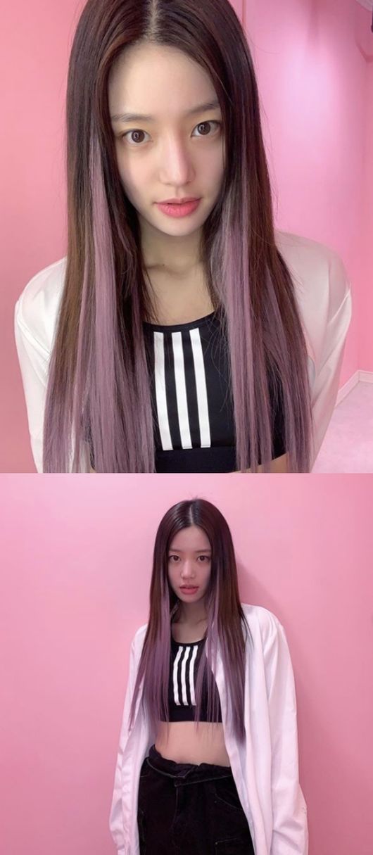 Actor Lee Yu-bi has made a surprise public appearance of the change to Hair style.Lee Yu-bi posted several photos on his SNS on the afternoon of the 4th and focused on the fans.When she sees the photos she has released herself, her eyes are the first to focus on Lee Yu-bis hair style.The long straight hair and the hair coloring in the middle purple color catch the eye.Fans who have seen the photos are also responding to Lee Yu-bis new attempt.Lee Yu-bi had a black top, pants and a white shirt to match the atmosphere like Hip hop necklace.Meanwhile, Lee Yu-bi will appear on KBS Joeys entertainment Selub Beauty 2.Lee Yu-bi SNS