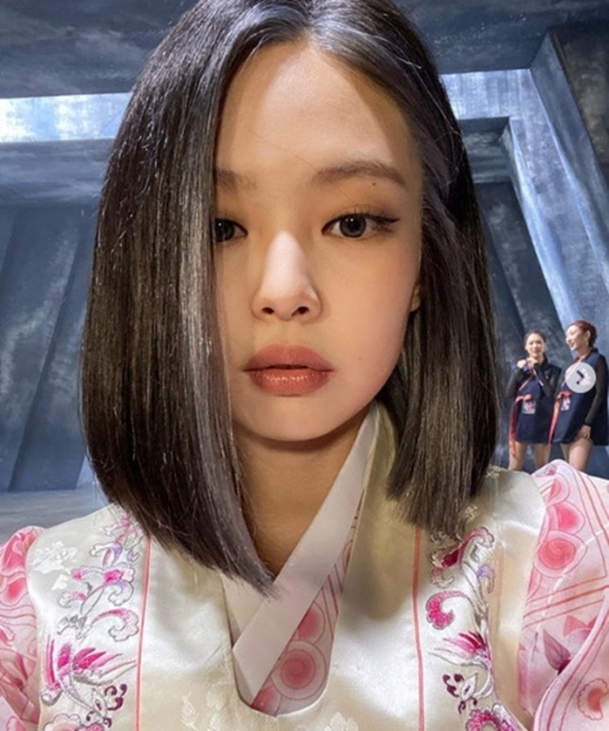 Jenny Kim posted a picture on her Instagram on the 5th with an article entitled The only Short hair photo soon.In the open photo, Jenny Kim is taking a selfie in a hanbok.In particular, Jenny Kim boasts a short hair hair hair that was introduced in the new song How You Like That Music Video.Jenny Kim draws attention to her small face and big eyes, showing off her superior beauty.On the other hand, group BLACKPINK, which belongs to Jenny Kim, appears on SBS popular song which is broadcasted on the 5th.