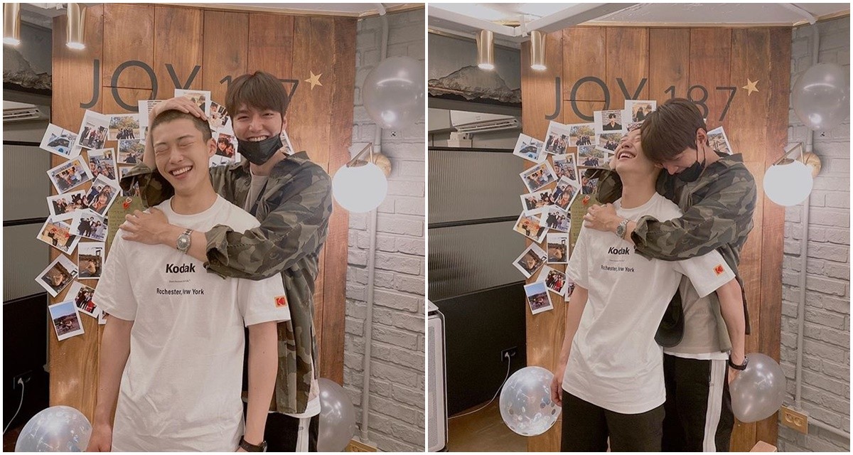 Actor Woo Do-hwan has released a two-shot with Lee Min-ho ahead of the militarys Enlisted.Woo Do-hwan posted two photos on his instagram on the 5th with an article entitled I will come, Your Majesty.The photo shows Woo Do-hwan with Lee Min-ho, who was breathed on by SBS Ducking: Lord of Eternity, which ended in June.In the photo, Woo Do-hwan made a cool shaved face ahead of Enlisted on the 6th, and Lee Min-ho expressed affection by stroking the head of such Woo Do-hwan.The two men showed off their more pleasant energy by laughing with each other in their arms.Meanwhile, Woo Do-hwan will be enlisted on active duty in private on Thursday.
