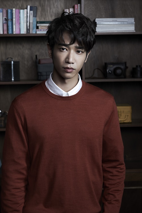 Twogether Ryu Ho expressed his expectation for Season 2.I showed high satisfaction with the co-work with Lee Seung-gi and confessed that I would like to be Twogether if I have season 2.Ryu I-ho opened his mouth about Season 2 with the video interview of Ryu I-ho, who appeared on Netflix entertainment program Twogether on the afternoon of the 6th.He drew a line that he could not imagine co-work with anyone other than Lee Seung-gi when he got to season 2.Lee Seung-gi is Lean on Me, Ryu said, and even if Lee Seung-gi is not, I want to do it Twogether. I still have a lot to learn.You cant throw Lean on Me away. You must be with me. I cant do it alone. Theres a lot to learn from Lee Seung-gi, he added.Instead, he said he wanted to join Haha, who had a close relationship with him, on the premise that he would add only one more.Haha is a game king, so I think he will do a good mission. In addition, I was worried about where I wanted to go if I did Season 2.Lee Seung-gi wanted to go to the cold Europe, but I think it would be good for me to be cold, Ryu said. Im afraid of the cold, but I think I can challenge it.
