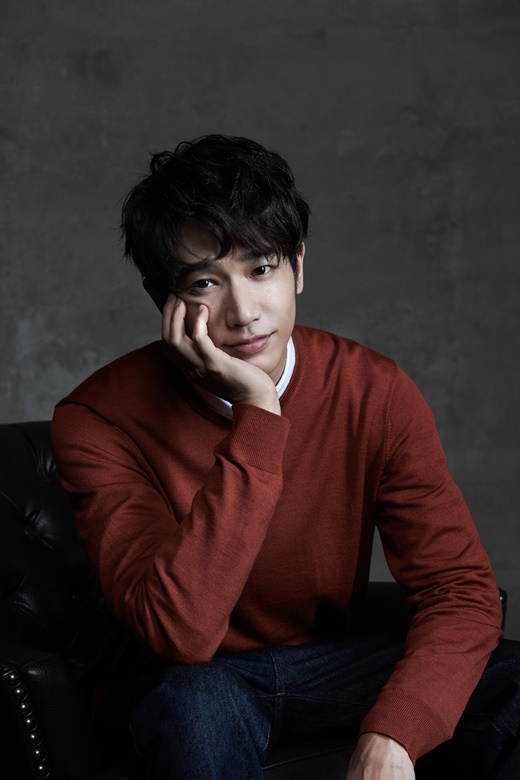 Actor Ryu Ho, 34, revealed his feelings about appearing in reality entertainment.Ryu Ho interviewed domestic reporters on the morning of the 6th on Netflix original entertainment Twogether publicity car and told various stories.Twogether, which was unveiled on Netflix on the 26th of last month, is an eye-cleaning healing travel variety that two other stars from Koreas Lee Seung-gi, Taiwans Ryu Ho and language are going around Asia this summer.I did not worry much before I decided to appear, Ryu said. I liked the concept of meeting fans. I also liked Lee Seung-gis work from Li Dian.I did not think about the difficulties in the process because the production team did Running Man.Of course, I thought there would be a difference from language and culture, but the expected part was bigger and I decided to try Top Model However, the process of getting to know each other because the language did not work was harder than I thought. It was another Top ModelMany people were in Korea, so I wanted to know what the atmosphere was like, so I was opening all senses for 24 hours.I did not want to feel separated from each other, so I kept observing Mr. Seung-ki. Ryu Ho, who said that Li Dian had no experience in reality entertainment, said, In the past, it was about a day.Its rarely as full as Twogether. Its the first reality program. The Korean production team is very professional. The process itself is fun.I felt a lot of language constraints, but I thought I would study Korean harder.  I did not know what to do when I first started reality.I borrowed the shampoo and rinse and used it for you. I thought we were staying at the Hotel instead of shooting.I saw that kind of thing and PD told me to take it and write it. I was not interested in entertainment, but the timing was not right.I did not have a chance to participate even though I was interested in traveling because I was acting mainly.  I do not know what kind of work I will participate in, but if I meet another work like Twogether, I want to do it again.I will study Korean harder. I remember the most when Lee Seung-gi locked me in my room and locked the door, Ryu said. Every moment was a brilliant foul. It was not bad and fun.I saw a lot of Lee Seung-gi in other programs, and it was great. Then he said, I learned that I had to be aggressive. I decided to be true whatever I did.I also learned that I should trust each other. My friend added that faith is important.On the other hand, Twogether, which left Lanson Travel with users of various Asian countries, showed off its popularity by entering Netflix Todays TOP 10 shortly after its release.SBS entertainment program Running Man, Netflix You are the perpetrator! Cho Hyo-jin PD and Ko Min-seok PD directed the series.