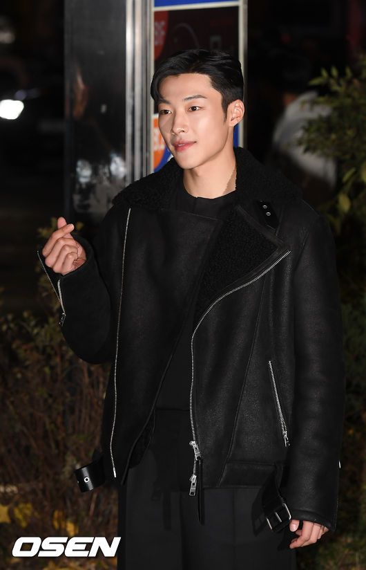 Actor Woo Do-hwan is in private today to be Active Duty Enlisted.Enlisted at the end of his 20s, he is set to return to 30 The Cost more anticipated Actor.Woo Do-hwan is due to be closed-door Enlisted today (6th) at 2pm Army Active Duty.Woo Do-hwans agency said that for safety and health reasons, Enlisted places and times will be privately admitted to the training camp quietly without official events.Woo Do-hwan left his own Enlisted impression directly on his SNS with a hand letter.Woo Do-hwan said, I was enlisted as Active duty on July 6th; I am sorry I did not meet you in person and say hello.I was happy with every piece of love you sent me, and I was happy to see my twenties and thank you for loving me, and I was able to spend my twenties so happy. Woo Do-hwan was well received for his role as the Korean Empire Cho Young and South Korean Cho Eun-seop on SBS The King: The Monarch of Eternity (hereinafter referred to as The King).The performance of Woo Do-hwan, who goes to and from charisma and comics, was another fun to watch Drama.After The King, Woo Do-hwan was poured out with his next love call, but Woo Do-hwan chose the future rather than the work.I am determined to finish my 20s well and show a better appearance in my 30s.Many colleagues expressed deep regrets in the news of Woo Do-hwans Enlisted.Lee Min-ho, who shared the last work of Woo Do-hwan and Enlisted, made a special friendship by uploading a picture of his short hair with the article Infant is now the first gun.Jung Il-woo and Kim Go-eun also commented on Woo Do-hwans Enlisted remarks and showed a special friendship.Since his debut in 2011, Woo Do-hwan has received much love from drama and film; he has played various genres regardless of genres, historical dramas, and melodies.Woo Do-hwan made his debut in 2011 with the films Yeon Isle Baby and Drama Im Here Right, and appeared in Drama The Man Who Lives in My House, Save Me, Mad Dog, Great Temptator, My Country, The King: The Monarch of Eternity.In addition, Woo Do-hwan has played action in the movie and expected the future more in the future.Woo Do-hwan showed his own color in the films Incheon Landing Operation, Master, Lion, One Number of Gods: A Hand-off.Woo Do-hwans 30 The Cost to Return to Healthy after 18 Months More Expectations