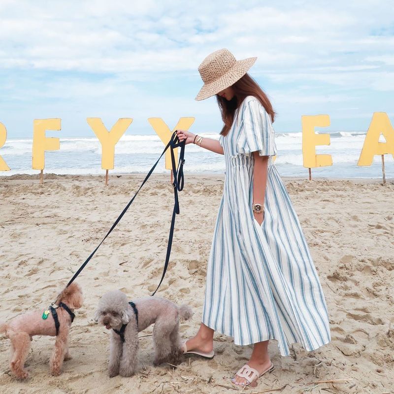 Broadcaster Kim Joon Hee reveals recent statusKim Joon Hee posted several photos taken on his Instagram on July 8 at Yangyang Surf Beach.Kim Joon Hee in the public photo is having a happy time with his dogs.The netizens who watched the photo responded It is Goddess on the beach and It is so beautiful.Meanwhile, Kim Joon Hee married a public boyfriend who ran a business in May.Park Eun-hae