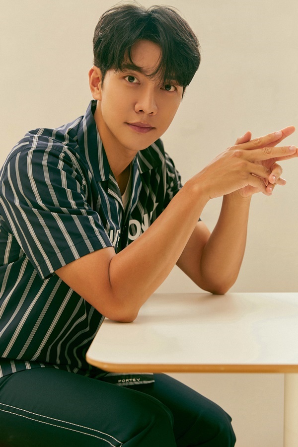 Twogether Actor Lee Seung-gi-gi-gi-gi-gi mentioned Taiwanese Actor Ryu Ho.Recently, Netflix original entertainment program Twogether Lee Seung-gi-gi-gi-gi Gis video Interview was conducted.Twogether is a healing travel variety where Lee Seung-gi-gi-gi-gi Gi and Taiwanese Actor Ryu Ho travel around Asia and go to fans.On this day, Lee Seung-gi-gi-gi-gi-gi mentioned Ryus pajamas, revealing the occasion that he became comfortable with Ryu Ho, who had been breathing TwogetherI was surprised to see you sleeping when you saw the silk pajamas, as you saw Ryu Hos article, he said.A few days later, I told Ryu Ho, Ive never seen you performing in silk pajamas. And then Ryu Ho started talking about himself naturally.I became a friend by sharing anecdotes that grew up in different cultures and talking about things I felt as a 30-year-old Actor. Later, I did not feel any inconvenience to use the room Twogether 