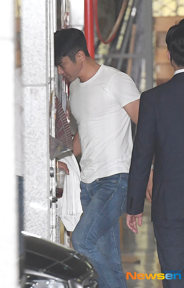 Group Super Junior Siwon is entering the broadcasting station for rehearsal and performance of the K-POP Global Donation Concert World Vision World is ONE to overcome Corona 19 held at MBC Dream Center in Ilsan Dong-gu, Goyang City, Gyeonggi Province on July 9.On the other hand, the stage will be attended by space girl, Super Junior, Mama Moo, Stray Kids, SF9, April, Enflying, Omai Girl, KARD, Ha Sung Woon and Hayes.