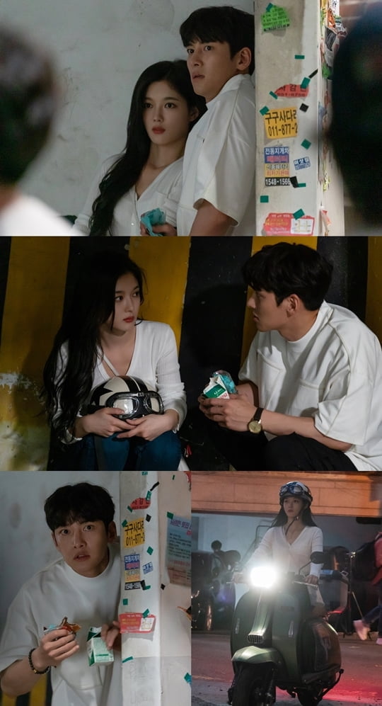 In the 8th episode of SBSs Convenience Store Morning Star, which is broadcasted today (11th), Jung Sae-Byeol (Kim Yoo-jung), who came into Choi Dae-heons house, is foreseen and is making him expect an exciting development to unfold in the future.There is a reason why the star came into Choi Dae-heons house. The star came out of the house where the real estate fraud was used.The unattended star wanders around with his brother, such as a friends house and a jjimjilbang, and eventually stays at Choi Dae-heons house by Choi Dae-heons mother, Gong Bun-hee (Kim Sun-young).Choi Dae-heon is scheduled to go out to catch a real estate owner who has been scammed by a star.In this regard, the production team of Convenience store Morning Star is raising questions by releasing the 8th scene where Choi Dae-heon and Jeong Sae-sung were lurking together.Choi Dae-heon and Jung-Sun star in the public photo are facing each other in the corner of the alley in the middle of the night.Choi Dae-heon, who is hiding behind the wall and urgently calling the star, is full of triviality, and the charm of the star that came on the bike is prepared and laughed.Above all, the two people are lurking together and lurking.Choi Dae-heon, a star star, squats down from peoples eyes and talks, and sticks to the wall of the building and looks somewhere.The appearance of those who seem surprised to see something makes them wonder what happened during the incubation.What happened during the latent night of Choi Dae-heon and Jeong Sae-sung can be seen in the 8th episode of SBSs Convenience store morning star which is broadcasted at 10 pm today (11th).