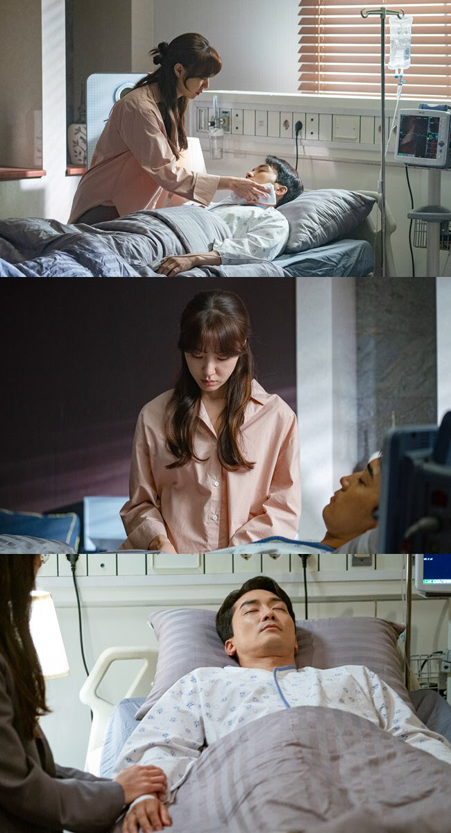 Ill have dinner with you Seo Ji-hye keeps the side of Song Seung-hyun who fell unconscious.With the concern of viewers toward Min Hae-kyung, who is facing Danger, Kim Hae-kyung lying in the room and Woo Do-hees steel, which can not keep an eye on him, are revealed.Woo Do-hee, who cares for Kim Hae-kyung lying down, is adding to his sadness.In addition, Woo Doo-hee is shaking his head as if he is trying to hide the tears pouring in front of Kim Hae-kyung, who has not woken up, and makes the viewer feel a calm feeling.I wonder if Kim Hae-kyung, who fell down due to the shock of the accident, can wake up safely.Meanwhile, Jung Jae-hyuk, who made viewers feel uncomfortable with sudden action, said that he faces past memories that have bothered him on the air today (13th), drawing attention from viewers about what his trauma is.Min Hae-kyung - Dohee couples direction, which was hit by Danger in a sudden accident, can be found at MBCs Cruel Love Want to Have Dinner, which is broadcasted at 9:30 pm today (13th).kim bo-young