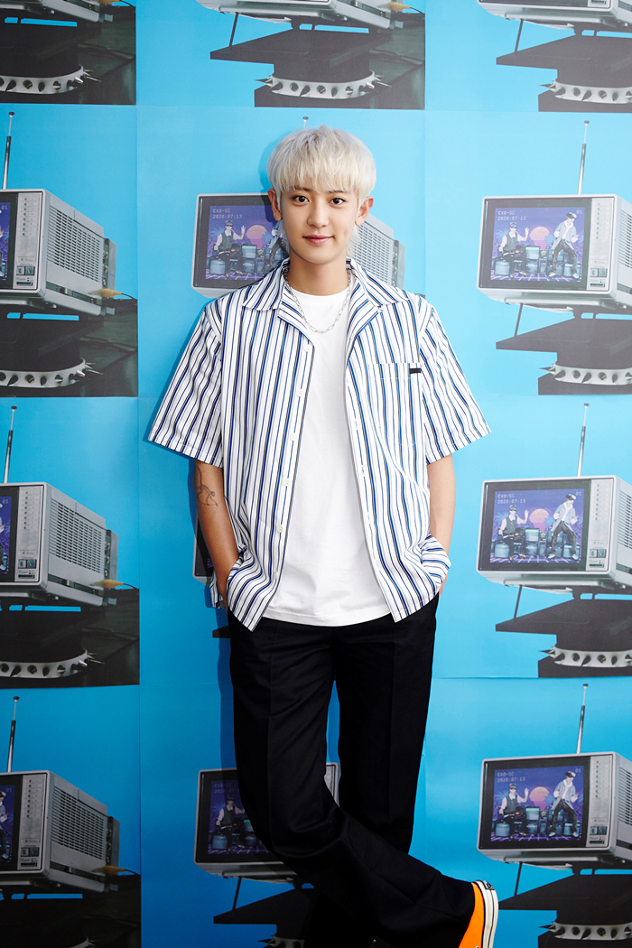 EXO Sehun & Chanyeol 1 billion views, I made it thinking about fans. The first full-length album of Amazing Duo EXO Sehun & Chanyeol (EXO-SC) will be released on the 13th.Sehun & Chanyeols first full-length album, 1 billion View, will be released on various music sites at 6 p.m. on the same day, and the title song 1 billion View music video will also be available on YouTube and Naver TV SMTOWN channels at the same time.In addition, Sehun & Chanyeol will participate in the song writing of all songs following the first mini album released last year, and will also include three songs of his own work, so the music to be released on the new album is more anticipated.Q1. What are your feelings about releasing a full-length album in about a year after your first mini-album?- Sehun: I tried to make a good album as long as the fans waited for me, so I hope that many people will listen, sympathize and love me because it is a hard work album.Q2. What kind of song is the title song 1 billion views? What if there is an appreciation point?- Chanyeol: 1 billion views is a disco hip-hop song with retro sensibility, and the other person likened the heart to 1 billion views.As the content of Internet streaming has diversified these days, I have melted frequently used words such as ASMR, 4K high-definition cam, and web drama into the lyrics.Fans are familiar words that they usually use, but it would be better if you focus on this.Q3. What if the title song 1 billion views is expressed in ten letters?- Chanyeol: Lets listen to a billion views!- Sehun: Im not sick of hearing a billion times (laughs)- Sehun: I thought a lot about writing, looking back on the times from childhood to the present.It was a good time to look back at me who had been busy in the past, recalling the past experience such as the hard moment and the joyful moment.- Chanyeol: I think a lot of ideas come up when Im thinking about a quiet night, and I think music works well mainly in the middle of the night.Q5. The song Chuck was released in a surprise and collected the topic. What if I told you the behind-the-scenes?- Chanyeol: I wanted to give surprise fun to fans waiting for a comeback.We liked to spoil it, and I thought it would be nice to throw gifts in our pleasant way without being ordinary.I told Chuck in advance on a live broadcast with the so-called Nopaku concept and immediately announced that I would officially announce this, but when I heard the song while I was long-lived, I heard the song and it seemed to be a surprise gift.Q6. This album also contains their own Solo songs, what are the characteristics of what? What if they appreciate each others Solo songs?- Sehun: Chanyeols Solo song Nothin is really easy to hear, because it is a complete song made of good beats and addictive lyrics.- Chanyeol: Sehuns Solo song On Me is a song that Sehun expresses himself well.The released track music video also contains Sehuns wonderful performance, so if you listen together, you will have the pleasure of listening.- Sehun: Since Gaeko is the best rapper and producer in Korea, it was a very easy decision to work on music together.He has a lot of musical learning and is a very good brother in human beings.- Chanyeol: My breathing is really good with Gaeko.(Laughing) And many people including 10CM, Penomeco, MOON participated in this album, so I am so grateful and I would like to work with Post Malone if I have a chance next time.Q8. What if there is a goal to achieve with this album?- Sehun: I hope that more people will listen to our songs than the last album rather than the grand goal.Q9. One last word to each other.- Sehun: Lets go all the way together, Dean!- Chanyeol: Sehun, thank you for being so nice together in 2020, so nice to be able to play music together!