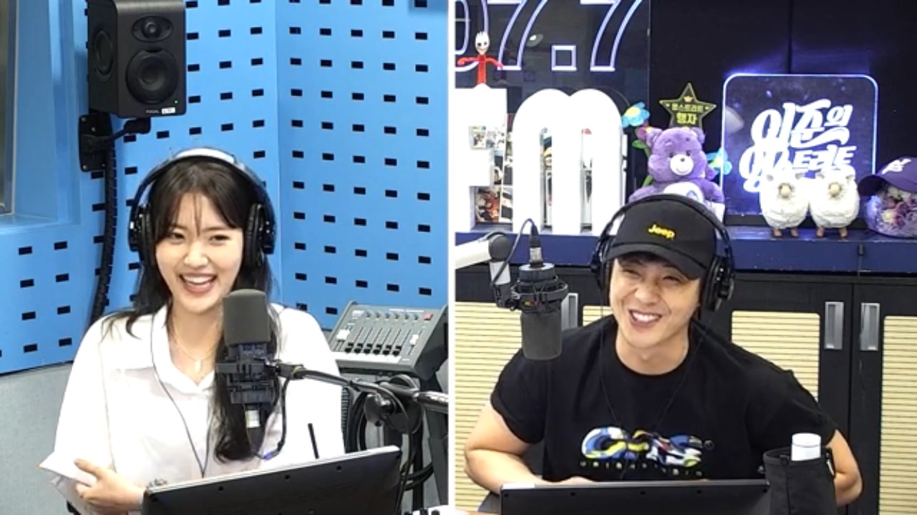 Jeong Da-bin reveals ideal type and role model.Actor Jin Da-bin appeared on SBS Power FM Lee Joons As If Its Your Last (Live at Youngstreet, 06 on the 13th.The ideal type is Park Bo-gum, and the role model is Kim Hae-sook, said Jeong Da-bin.In a previous interview, Jeong Da-bin, who chose Park Bo-gum as Actor who wants to act together, expressed his affection, saying, I am still watching.I have been in my work when I was a child, said Actor Kim Hae-sook.I was in the fifth grade of elementary school, and I thought I wanted to be an actor like a teacher, he explained.Jeong Da-bin, who first appeared on the radio since he was 20, talked to DJ Lee Joon in an awkward but warm atmosphere.Jeong Da-bin confessed that he likes being home and bought the sympathy of houseboy Lee Joon, who said: You have to clean and cook.I also have to watch movies and dramas. Asked by the listener if he had seen the paper house recently, Jeong Da-bin said, The house of paper is slowly being seen.There are a lot of really fun works in Netflix, he replied.Lee Joon praised the human class starring Jeong Da-bin, saying, I am watching, and I think it is a very unconventional drama.Lee Joon also said, Yesterday, Zico came out, and I picked human class as the top Netflix content.Then, Jeong Da-bin said, I am listening to Mr. Zicos song well.Jeong Da-bin, who has been in the entertainment industry since childhood, is considered to be a constant icon.In a previous interview, he said, I was pretty from that birth. He said, I think it resembles a similar entertainer even if I think it is.When I shot Ok Jung Hwa, I heard that he resembled Jin Se-yeon.