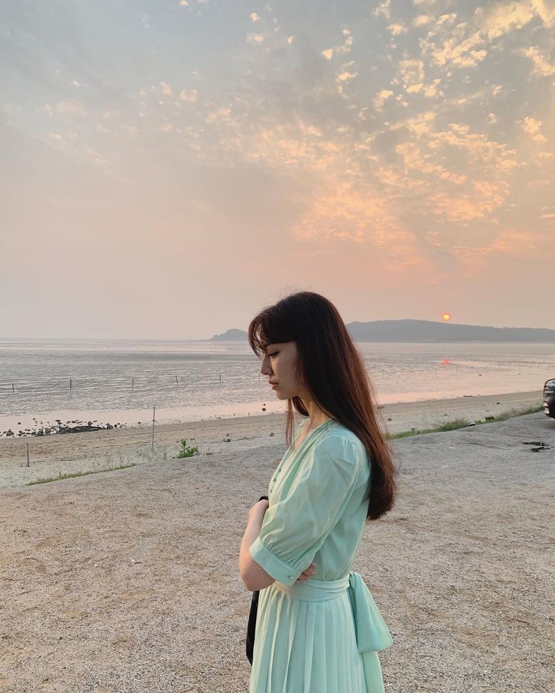 Actor Seo Ji-hye gave a drama ending testimony.Seo Ji-hye posted a photo on his personal Instagram account on July 14 with an article entitled Goodbye Dohee.In the photo, Seo Ji-hye smiles at the camera, and looks at the beach with a deer-like big eyes and a clean atmosphere.park jung-min