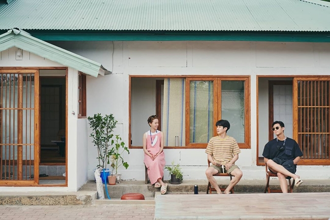 On the 14th, TVN entertainment program Summer Days with Coo official Instagram posted a picture with the article The first broadcast of the exciting youth movie poster Feelings D-3 Friday, July 17 at 9:10 pm tvN.Jung Yu-mi, Choi Woo-shik, and Park Seo-joon are sitting in a chair and looking at each other.The three Actor boasts a warm chemistry and is raising the expectation of viewers.Netizens responded that they wanted to put in there, I am so excited, I have an entertainment program I want to see for a long time.On the other hand, TVN Summer Days with Coo starring Jung Yu-mi and Choi Woo-shik is a home-cam reality program for adults who enjoy daily life such as traveling alone or in a strange place with friends and find a balance between tired body and mind.It will be broadcasted first with guest Park Seo-joon on the 17th.