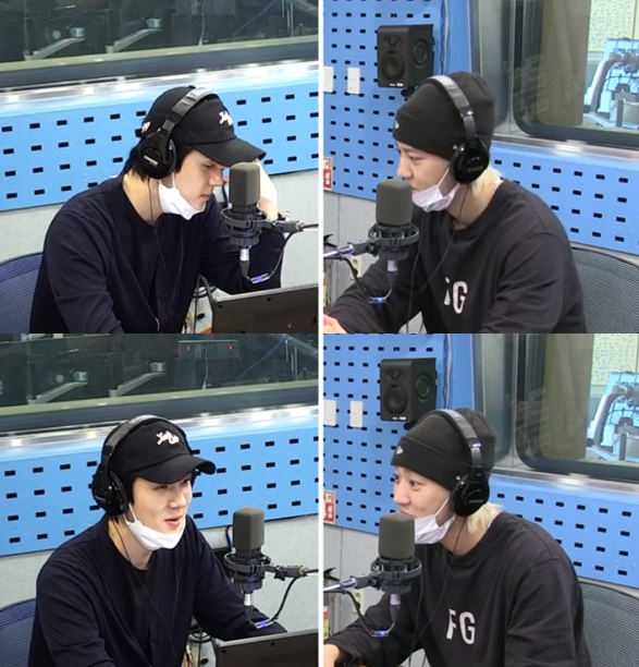 Choi Fat Chanyeol and Sehun recall their days as Idol ProducerEXO unit Sehun & Chanyeol (EXO-SC) appeared as a guest on SBS PowerFM Choi Hwa-jungs Power Time which was broadcast on the afternoon of the 14th.One listener asked about the episode of the two Idol Producer.Chanyeol agreed with the nickname Chanyeol who raised Sehun and said, When I first met, Sehun was a middle school student.I was really talking, she recalled of Sehuns childhood.But three years later, Sehun, who became a high school student, made a repulsion, he said. I was holding Sehuns leg in the practice room, but suddenly I was angry and pushed.Chanyeol added, Since then Ive been scared of Sehun, and laughed.In the meantime, Chanyeol said of Sehuns first impression, I was really surprised.I thought it was SM, he said. Since childhood, Sehun has proved to be a perfect beauty since childhood.On the other hand, EXOs unit group Sehun & Chanyeol (EXO-SC) released its first full-length album 1 billion views on the 13th.Sehun & Chanyeol participated in the entire song, and after the release, it has proved to be a powerful power, including climbing to the top of the iTunes charts in 50 regions around the world.Photos  Radio Captures in SBS