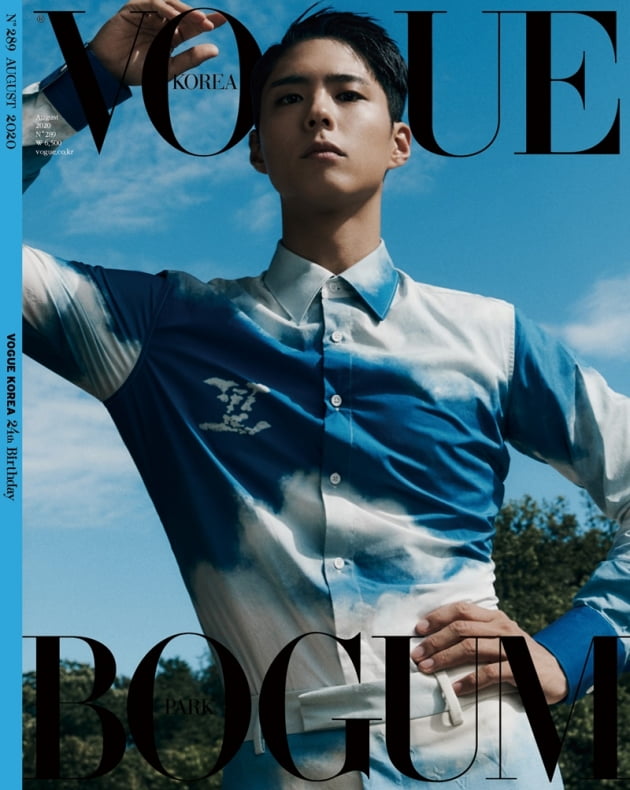 Actor Park Bo-gum has covered the cover of the 24th anniversary issue of the fashion magazine Vogue Korea. This film, which was held at Changdeokgung, combines the premiere beauty of the palace with the understated masculine beauty of Actor Park Bo-gum, creating an emotional visual that seems to be watching a movie on the other hand. It is said that it has maximized the perfection of the picture by overwhelming the gaze with its charisma by freely digesting it.In addition, interviews will be published with honest stories about the thoughts and values ​​of twenty-eight Park Bo-gum.24th Anniversary of the First Nurse Cover Asias captivating charm warm and caring.