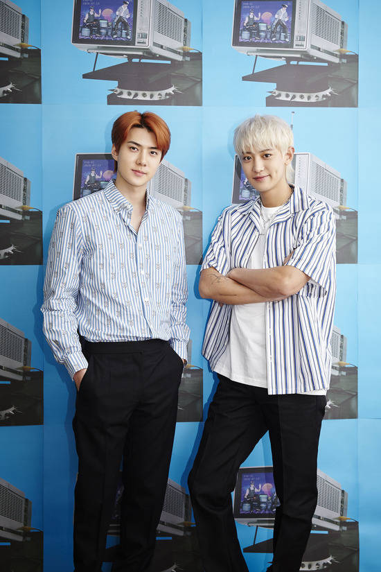 EXO Sehun & Chanyeol grew and the personal identity became clearer.Sehun & Chanyeol announced its first regular album 1 billion views at 6 pm on the 13th.The mini album, What a Life (What a Life), released in July last year, was the first album in a year.The two people who played the bright and trendy Hip hop in the previous work, this time, included various variations of Hip hop.The two participated in the entire song writing with the production support of dynamic duo Gaeko and included three songs of their own.Gray, Boybee, and Hangzhou participated in the song work, and talented musicians such as rapper Penomeko, vocalist 10CM, and MOON were featured.The 9Tracks that are completed are colorful in a big frame called Hip hop.From the title song 1 billion views, which is a funky hip hop, Hip hop Say It with Bossa Nova rhythm, R & B Hip hop parallax adaptation expressing longing felt as far away as time and distance from each other, and light Hip hop Chuck.Sehun & Chanyeol has solidified its personal identity as a Hip hop unit by completing the first regular Album in the last Album.The title song 1 billion views is a hip hop song with a funky guitar sound and disco rhythm, and it is likened to repeating the video to the desire to continue watching the other person.Sound is retro sensibility, but lyrics are modern.When youre around, even your breathing is for me, ASMR. Its just the two of us.This fantasy web drama 4K high definition cam is not enough to contain you, so I heard my thumb,  I do not get tired of seeing and seeing it, I want to play it forever.From the evening, until the dawn You have a unique lyrics such as my life song 1 billion .Chanyeol said through his agency, It is a disco hip hop song with retro sensibility.As the Internet streaming contents have diversified, I have melted frequently used words such as ASMR, 4K high-definition cam and web drama into the lyrics.I think it would be better if you focus on familiar words that you usually use. Tracks number two, Say It (Feat.Penomeco) is a hip hop with a heavy 808 bass and Bossa Nova rhythm to feel the summer atmosphere, and Tracks Rodeo Station is a hip hop song with simple guitar riffs and casual beats.A light 8-bit piano riff and a heavy 808 bass are impressive Hip hop Chuck (Feat.10CM), R & B Hip hop parallax adaptation with lyrical guitar playing, and R & B Hip hop wings based on band sound with emotional piano and guitar and string sound.Gaeko) is a multitude of things.Chanyeols solo song Nothin (Nasing) with Tracks 7 is an R&B Hip hop that blends dreamy-elegant-elegant beats with weighty beats, and Sehuns solo song On Me (On Me), which is Tracks 8, is a trap hip hop with rhythmic bass and intense synthesizer.Sehun said, I tried to make Album as good as the fans waited for a long time. I hope that it is Album who worked hard and many people will listen, sympathize and love.I hope that more people than Album will listen to our songs than the grand goal. The wind is coming: Sehun & Chanyeols first regular Album 1 billion View topped the iTunes Top Album charts in 50 regions around the world.Hanter charts and other domestic music charts topped the charts.Chinas largest music site QQ Music, Cougu Music and Couture Music are also the top digital album sales charts.In particular, QQ Music has sold 1 million yuan in 1 hour and 25 minutes, and has become the Platinum Album in the shortest time among the Korean group Album released this year.