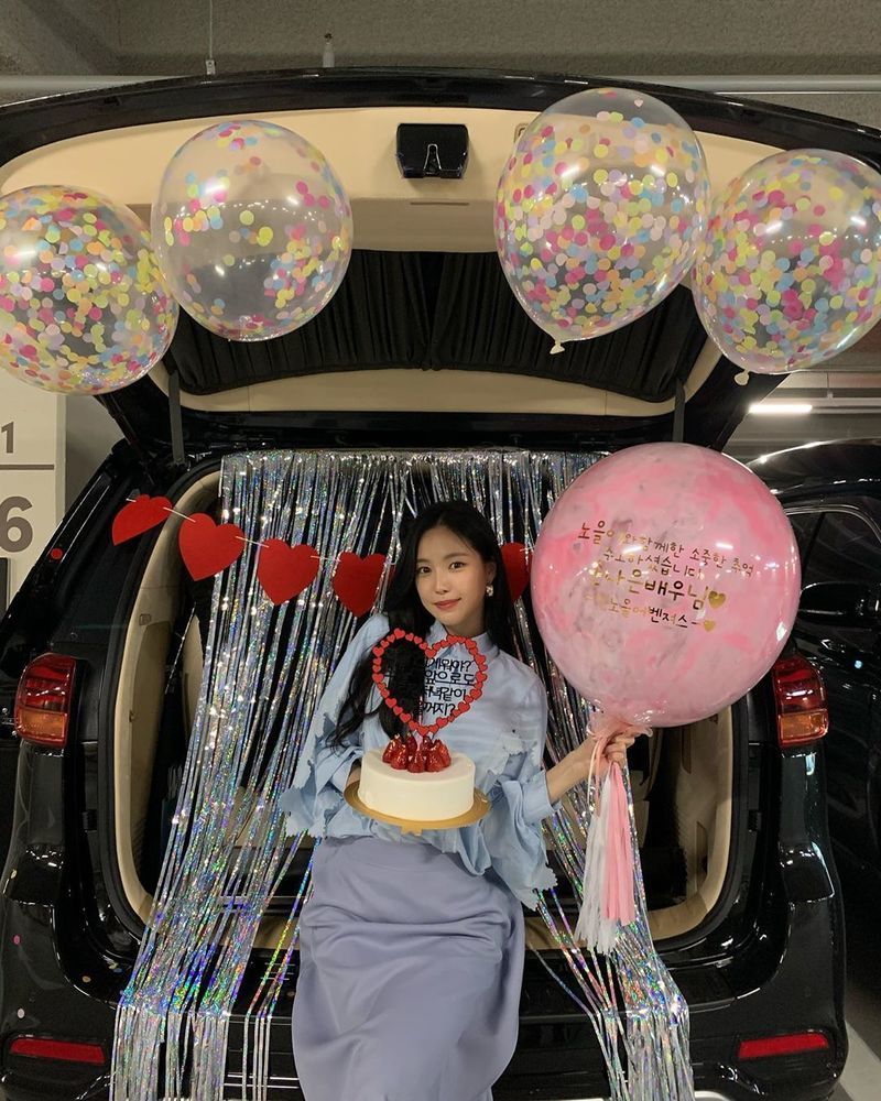 Actor and group Apink member Son Na-eun told MBC Drama I want to eat with you for dinner End.Son Na-eun wrote on his personal Instagram account on July 15, Thank you for the last time you touched the Noel Avengers, the best teamwork ever. Noel loses, but Noel loses.# What is it?In the photo, Son Na-eun holds a cake and balloon prepared by the staff and leaves a certified photo: Very precious memories with Noel.Thank you Son Na-eun Actor , the affectionate comments of the staff, doubled the warmth.park jung-min