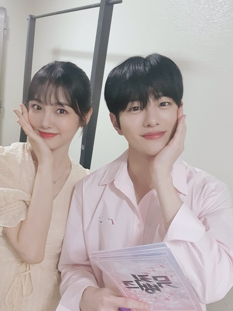 [단독] 골든차일드 최보민-신예은, 1년 만에 '뮤직뱅크' MC 하차 | 인스티즈