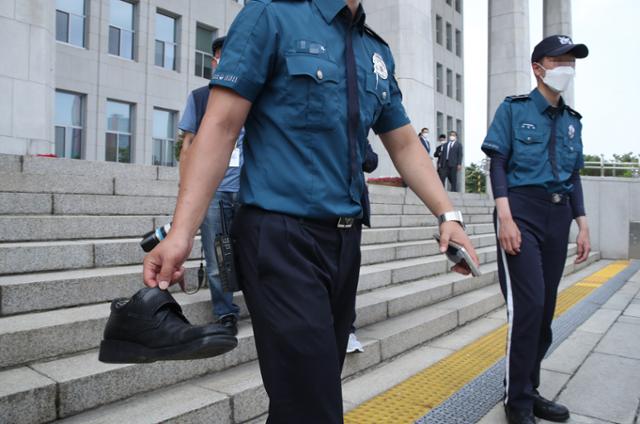 평화신발 이미지