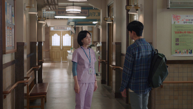 Psycho but its OK Park Gyoo-yeong shows a one-sided love three-stage change towards Kim Soo-hyunPark Gyoo-yeong is not able to approach his favorite man in TVN Saturday Drama Psycho but Its OK, and he is raising the fun of the drama by unfolding a delicate one-sided love act with a mental health nurse, Juri, who struggles to look perfect in work.Especially, Park Gyoo-yeongs Acting, which depicts the changing South Juri as the one-sided love for Kim Soo-hyun is ripe, is doubling the charm of the character.Lets look at the change of Park Gyoo-yeong table One-sided love three-stage which is raising the immersion of viewers like this.# How are you? Mr. Kang Tae. I asked him secretly,Nam Juri, drawn by Park Gyoo-yeong at the very beginning, was a careful character who could not even ask his favorite persons regards.Every single phone call of Moon Gang-tae made the people who looked pure and affectionate smile with a pleasant smile.In addition, Park Gyoo-yeongs Acting, which makes me feel all the feelings of South Juri with the eyes looking at Moon Gang-tae and the small expression in front of him, made me cheer not only the Actor who plays it, but also the one-sided love in the work.# I hope I do not run away. Sadr ConfessionsAs we get closer to Moon Gang-tae, the more Juris mind grows.Juri, who began to reveal his feelings that fluctuated even in minor things, including jealousy of Ko Mun-yeong (Celebrity Paper) who appeared in the series.Not only did he fight with Ko Mun-yeong, but also the crying of his heart was sad for viewers.Especially, the scene of Confessions of his mind to Moon Gang-tae, who knows that he will be rejected, but he is trying to grow up as he grows up, touched more truthfully than any Confessions god and left a deep lull.# Why cant I? The anger explosion that I pressedThe anger of South Juri, which had been piled up with lonely one-sided love, finally exploded.Nam Juri, who was drunk and drunk because of the fact that Moon Gang-tae and Ko Mun-young spent all day together, was blinded and violent in the slang words that he did not usually put in his mouth.In the meantime, South Juri has always been pure and innocent without losing his usual calm, so this dramatic reversal felt more attractive.In addition, Park Gyoo-yeongs ability to act perfectly in the characters between the drama and the drama is also popular.Park Gyoo-yeong, who has a variety of charms from innocence to innocence and mischievousness, said, It was very fun to act on the process of Juris way of expressing his mind about Kang Tae gradually changing.Kim Soo-hyun, who is working together, said, I was very helpful in immersing my feelings with my presence in the scene where I face Kim Soo-hyun directly.So I was able to feel the feelings of Kang Tae in the play and to work on One-sided love Acting. Park Su-in
