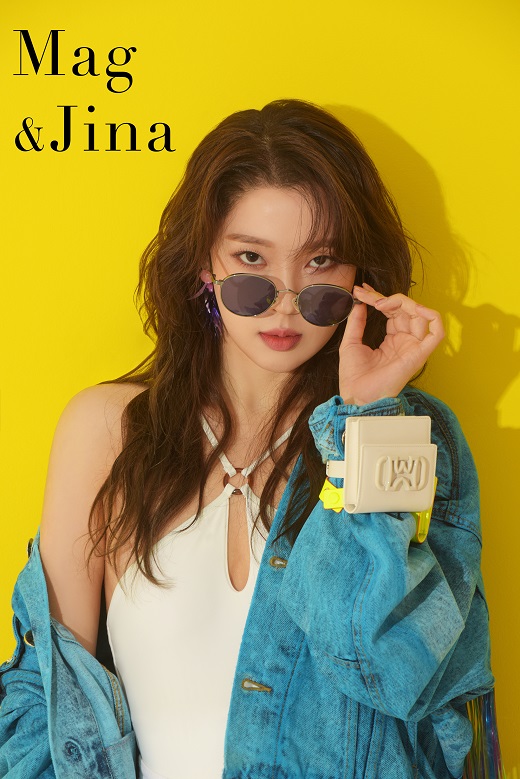 Jeon Ji-yoon will show you the image of Singer Song Writer, not rapper The McAngies picture of the singer Jeon Ji-yoon from the group Four Minute took off the veil.Jeon Ji-yoon released a soft charisma that was never seen before on the theme of Jeon Ji-yoons rough wings through the McAngie and Luna released on the 17th.In the upcoming album, Jeon Ji-yoon said: Im going to show you a solo Singer Song Writer, not a rapper.I can listen to the music of the real Jeon Ji-yoon that the fans wanted by adding the intense feeling that I have never seen before and the performance. He also showed the appearance of the artist of the world, saying that he wants to be the artist who is a model for others, he wants to heal many people with music and have a good influence.In Luna, you can also see the story of Mr. T, a comprehensive channel TV drama Mr. Trot, which caused a trot boom with interviews and pictures of singer Luna, Tirtyr Yubin, Ji Yeon-su and Eli, influencer Park Ain and Stinned.Youtuber Yangbros spiritual world, Yangbro, Big Marvel, Tik Talker Dujam, BJ Hwajeong and Doas story and health pictorial feature, you can also check the secrets of diet through Bae Jita and Ahn Sunyoungs diet challenge.