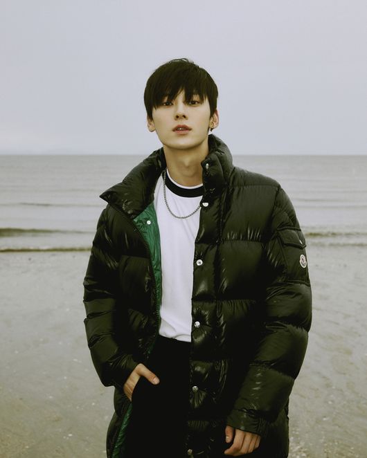 Min Hyon, a member of the group NUEST (JR, Aaron, Baekho, Min Hyon, and Ren), joined the Moncler Voice campaign of the brand Moncler as the representative of Korea.On the 13th, the premium lifestyle brand Moncler held a Moncler Voice campaign, which showcases famous people with various occupational groups and images that answer the question, What does Moncler mean to you?As Hwang Min-hyun, who has been active in domestic and overseas markets since last year as a brand ambassador, announced his joining and gathered the expectation of many fans, Min Hyon is said to have participated in the Moncler Voice campaign on behalf of Korea.In particular, Min Hyon was attracted to the viewers by showing off the atmosphere reminiscent of a wide range of artworks with extraordinary visuals and unique feelings as well as perfecting Monclers iconic down jacket in the rainy West Sea.In the last interview, Min Hyon said, I want many people to feel joy with my music.So I try to think about how to convey the moments of everyday life that I was always happy and try to express it. He talked about the power that everyone can connect together through voice and music.When asked about the source of continuous inspiration, Hwang Min-hyun mentioned the official fan club L.O..E without hesitation, conveyed his affection for the fans, and expressed his belief that he would be a better person internally and to see the world externally in relation to his new goal.As such, photos and interviews of the Moncler Voice campaign, which Min Hyon participated in, can be found on the Esquire website.Meanwhile, Min Hyon of NUEST will confirm the lead role of Drama Live On (Gase), which is scheduled to be broadcast on JTBC in the second half of the year, and will meet with fans through various broadcasting activities.moncler